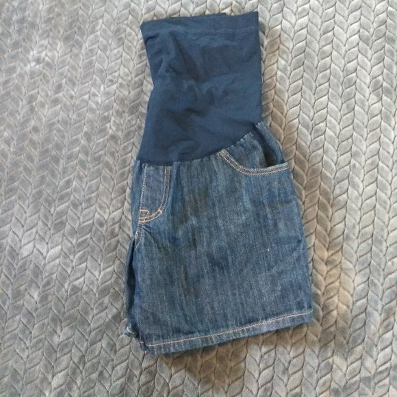 Women's Maternity Jeans Shorts - Picture 2 of 5